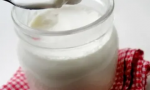 酸奶能加热喝吗（教你喝酸奶的正确姿势）缩略图