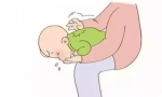 宝宝吐奶呛奶后怎么处理（分享紧急处理措施）缩略图